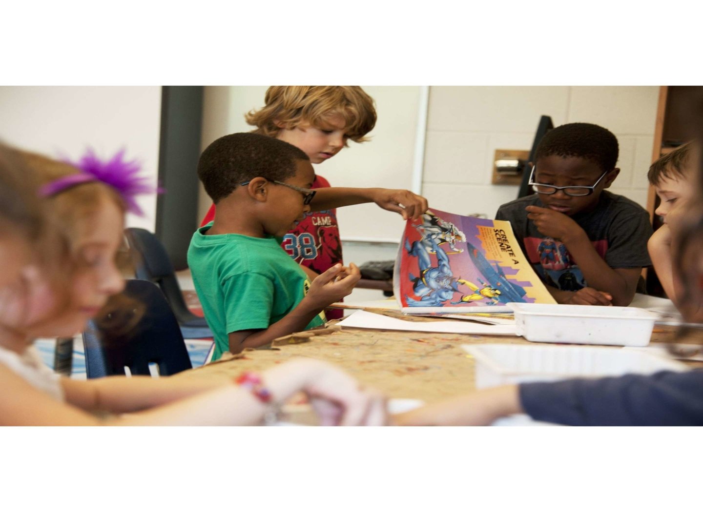 children-studying-together